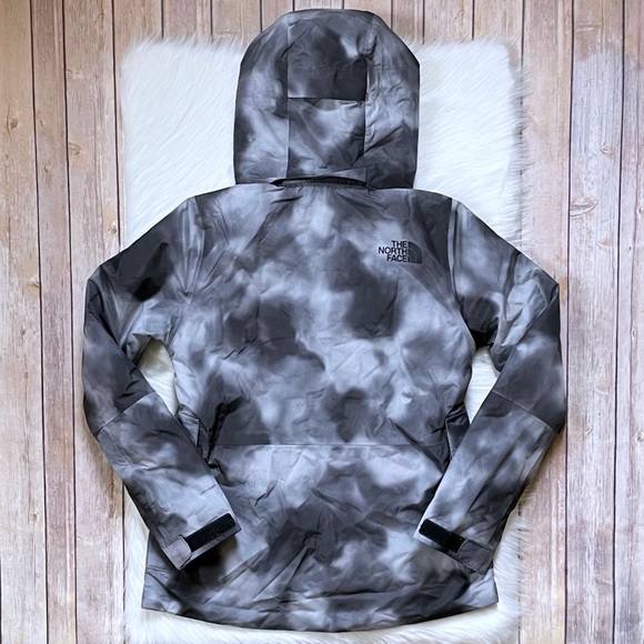 The North Face Women’s Garner TriClimate 3 In 1 Jacket - Picture 11 of 12